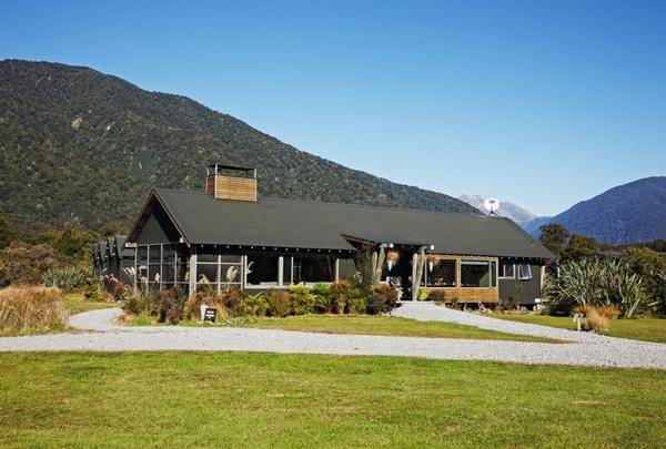 Martins Bay Lodge on the Hollyford Track